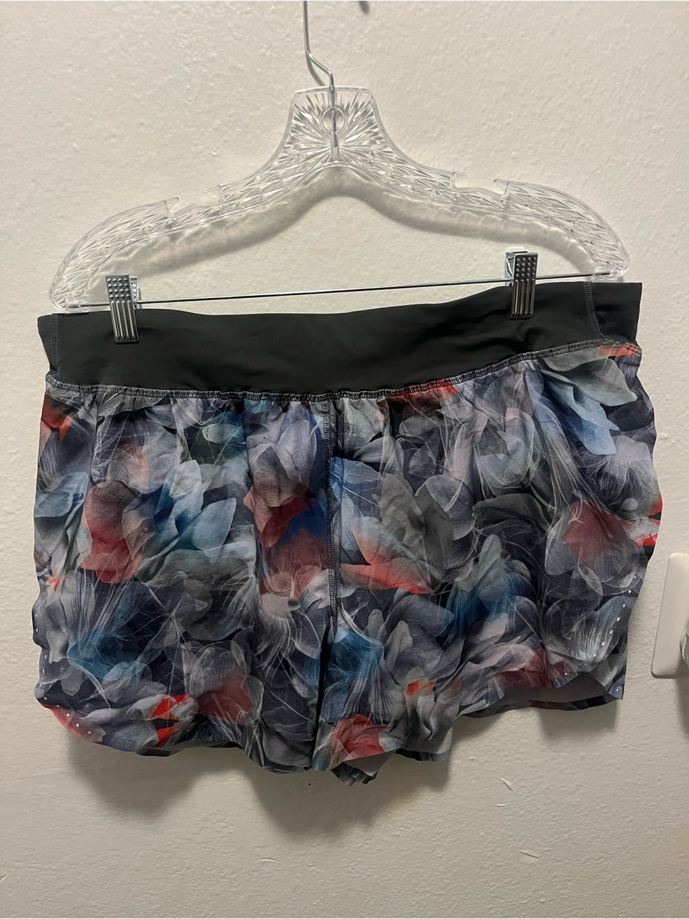 lululemon athletica Women's Athletic Shorts - Black Multicolor Floral Print
